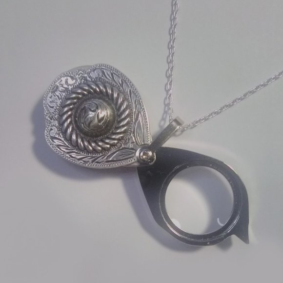 Magnifying Glass Ornate Engraved & MOP Back Jewelers' Loupe Pendant Necklace - Picture 6 of 10